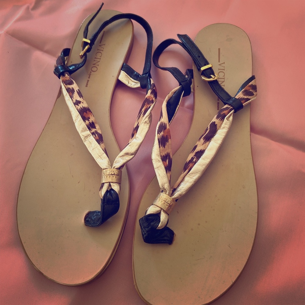 Vicino Sandals